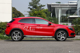 2015款奔驰GLA260 2.0T自动4MATIC 运动型