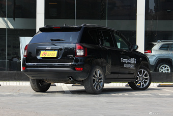 2014款指南者改款2.4L自动四驱豪华导航版