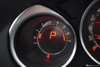 2015款雪铁龙C4L 1.2T自动尊贵版