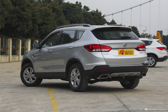 2015款东风风神AX7 2.0L手动智悦型