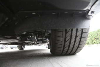 2015款英菲尼迪Q70L 2.5L豪华版