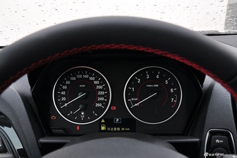 2014款宝马2系220i运动设计套装