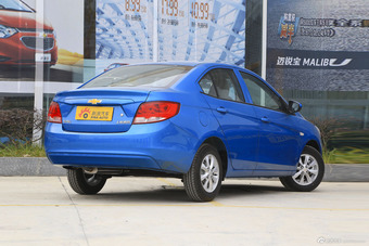 2015款赛欧3 1.5L手动理想版（天窗）