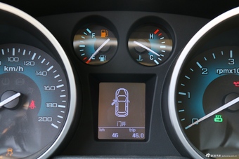 2015款萨瓦纳2.8T手动四驱柴油豪华版5座