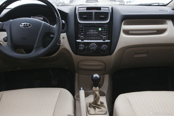 2013款狮跑 2.0L手动两驱GL