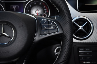 2015款奔驰B级B200时尚型