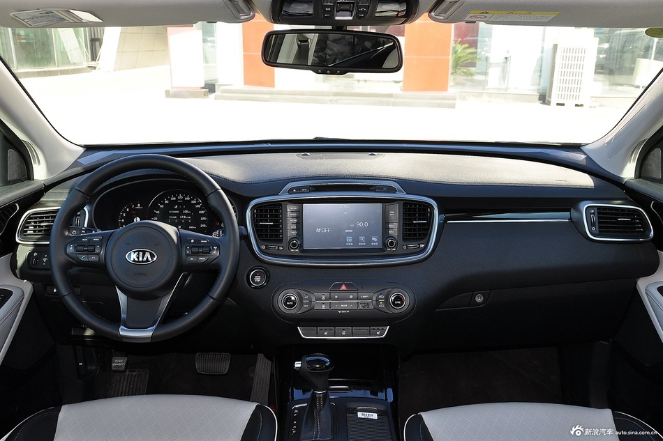 2015款索兰托L 2.4L GDI汽油四驱精英版