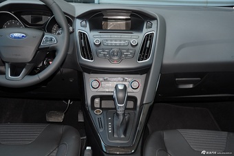 2015款福克斯两厢1.6L自动风尚型