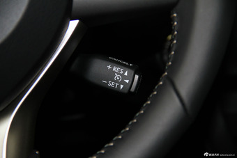 2016款雷克萨斯RX 2.0T自动200t两驱精英版