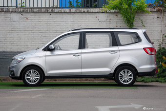 2015款五菱宏光S1 1.5L舒适型