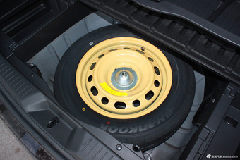 2015款马自达8到店实拍