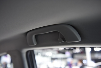 2015上海车展：奔腾B90