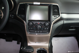 2014款大切诺基柴油版到店实拍