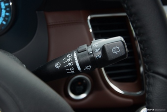 2016款瑞风M5 2.0T自动汽油公务版