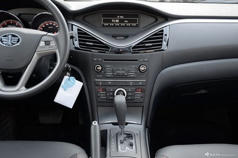 2016款奔腾B70 2.0L自动十周年纪念版