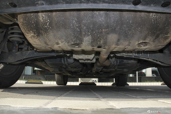 2014款指南者改款2.4L自动四驱豪华导航版