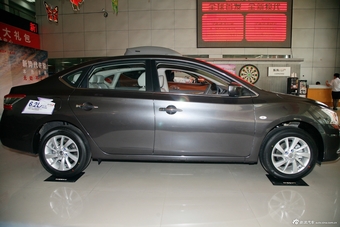 2012款轩逸经典1.6XL手动豪华版