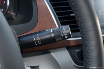 2016款上汽大通G10 2.0T自动豪华版