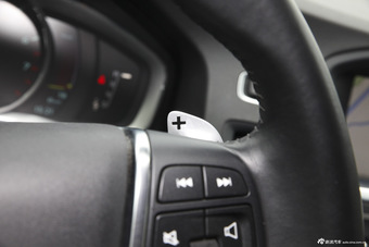 2015款沃尔沃V60 2.0T自动 T5智雅版