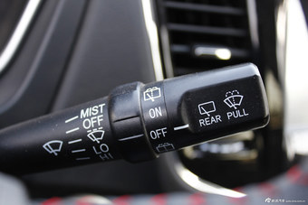 2015款吉利GX7 2.0L运动版自动尊贵型