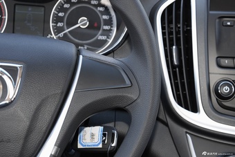 2016款宝骏560 1.8L手动舒适型