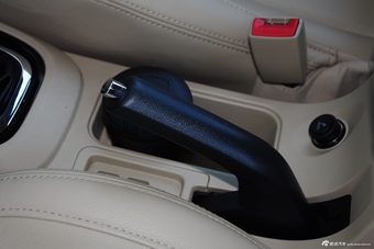 2015款奇瑞E3 1.5L手动智尚型