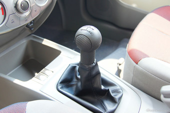 2010款新赛欧三厢1.2L手动时尚版