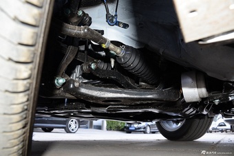 2016款奔腾B70 2.0L自动十周年纪念版