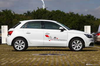 2014款奥迪A1 1.4T自动30TFSI sportback时尚型