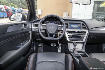 2015款索纳塔九 1.6T自动 GLS智能型