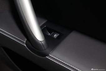 2013款奥迪TTS Coupe 2.0TFSI quattro