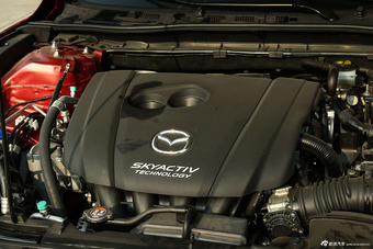 2016款马自达3昂克赛拉2.0L自动两厢旗舰型