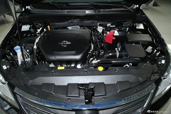 2014款海马M8 2.0L自动舒适型