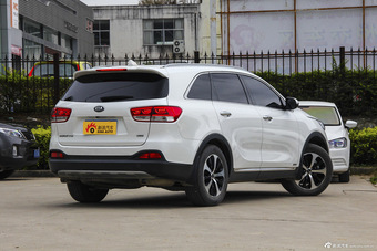 2015款索兰托L  2.2T自动柴油四驱精英版 7座