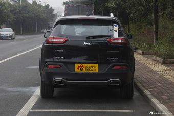 2016款自由光2.4L自动优越版