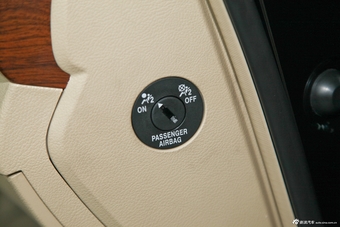 2014款海马M8 2.0L自动舒适型