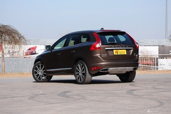 2015款沃尔沃XC60 2.5T T6 AWD智越版