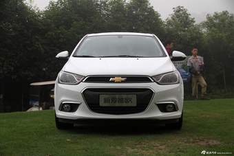 2014款爱唯欧两厢静态实拍