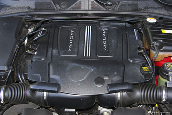 2015款捷豹XF 3.0自动SC R-Sport豪华版