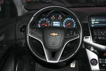 2013款科鲁兹掀背1.6L自动豪华版