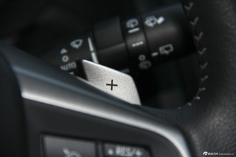 2015款森林人2.5L自动特装纪念版