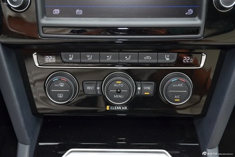 2017款迈腾2.0T自动380TSI DSG 旗舰型