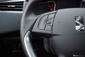 2015款DS 5LS 1.6T自动风尚版THP160