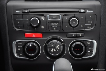 2015款雪铁龙C4L 1.6T自动尊贵版