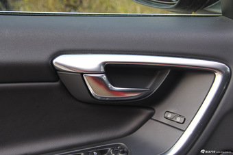 2015款沃尔沃S60 2.0T自动 T5个性运动版