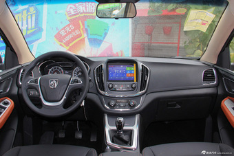 2015款宝骏560 1.8L手动精英型