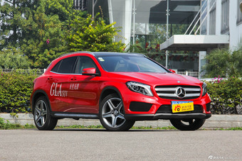 2015款奔驰GLA260 2.0T自动4MATIC 运动型