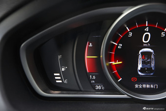 2016款沃尔沃V40 2.0T自动 T4 智雅版