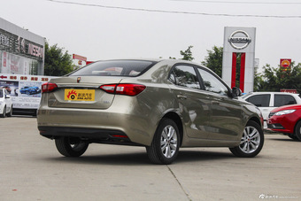 2015款荣威360 1.5L自动豪华版