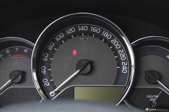 2016款雷凌1.6L自动精英版G